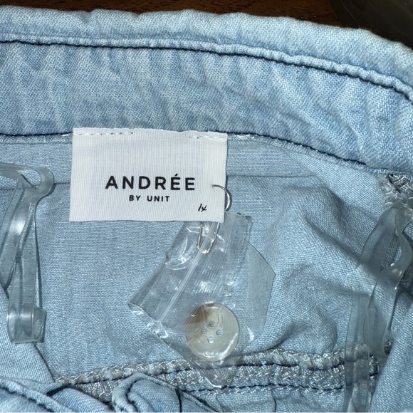 NWT ANDREE Denim Ruffle Blouse. Frayed Edges. Poof Sleeves. 1X - Picture 7 of 9